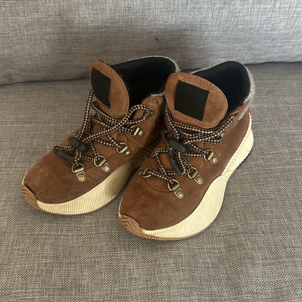SOREL Out N About Conquest kids Boots brown Size 2
